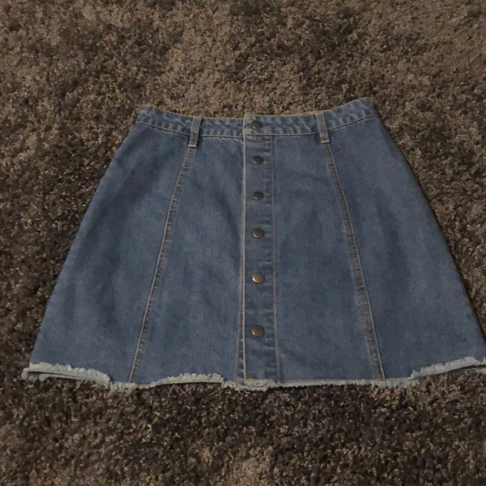 Cute classic, denim mini skirt!✨